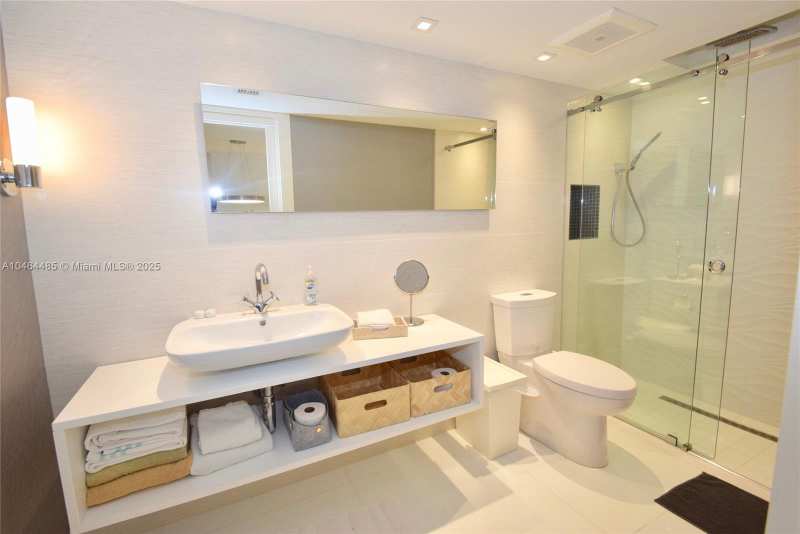 2301 Collins Ave, Miami Beach FL 33139