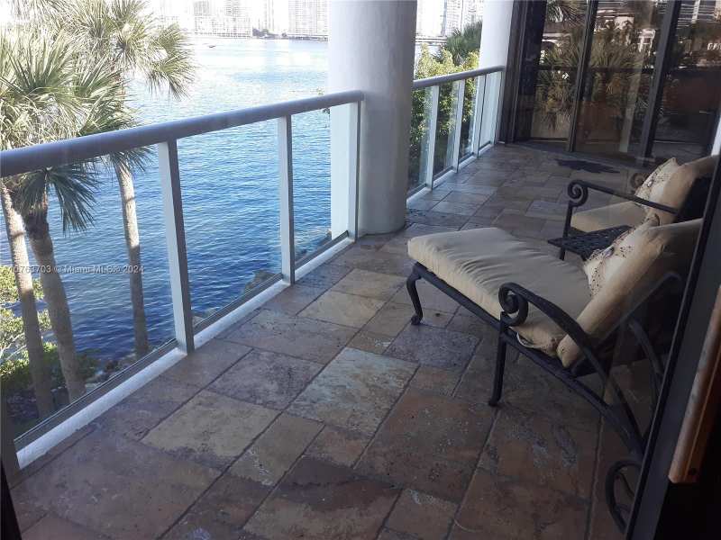 4000 Island Blvd, Aventura FL 33160