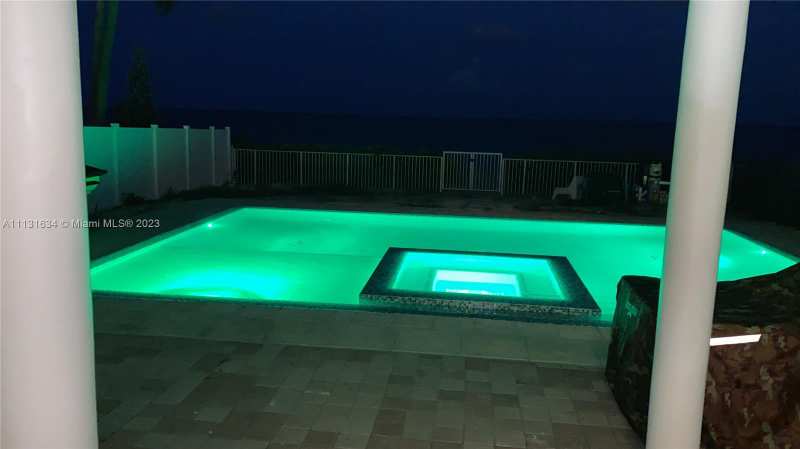 LAUDERDALE BEACH