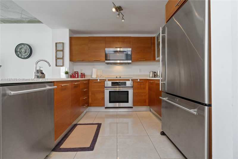 MIDBLOCK MIAMI CONDO