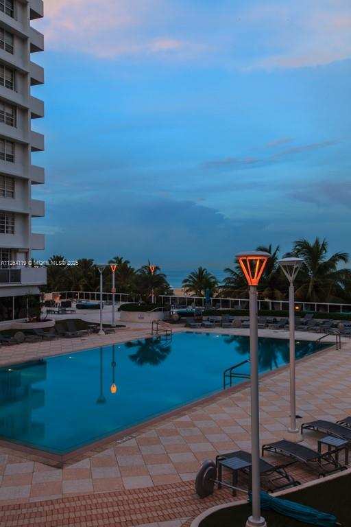 100 Lincoln Rd # 943, Miami Beach FL 33139
