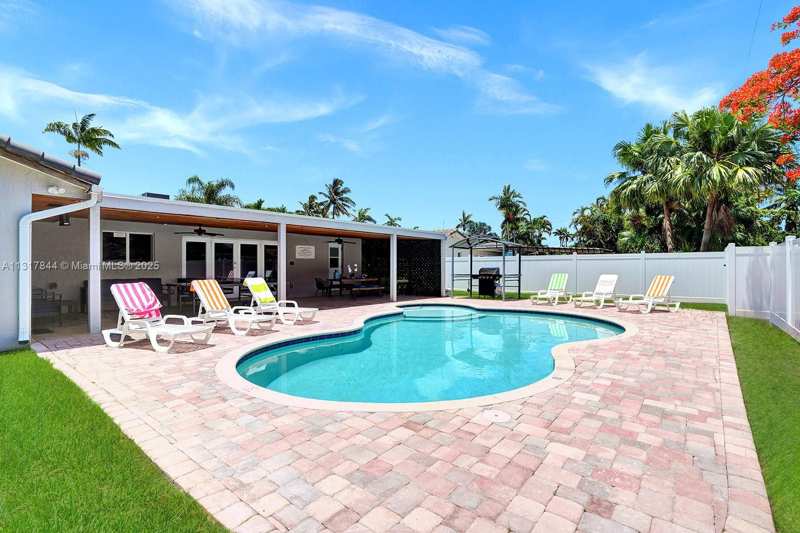 1301 Rodman St, Hollywood FL 33019