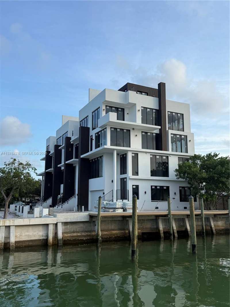 7300 Trouville Esplanade # 3, Miami Beach FL 33141
