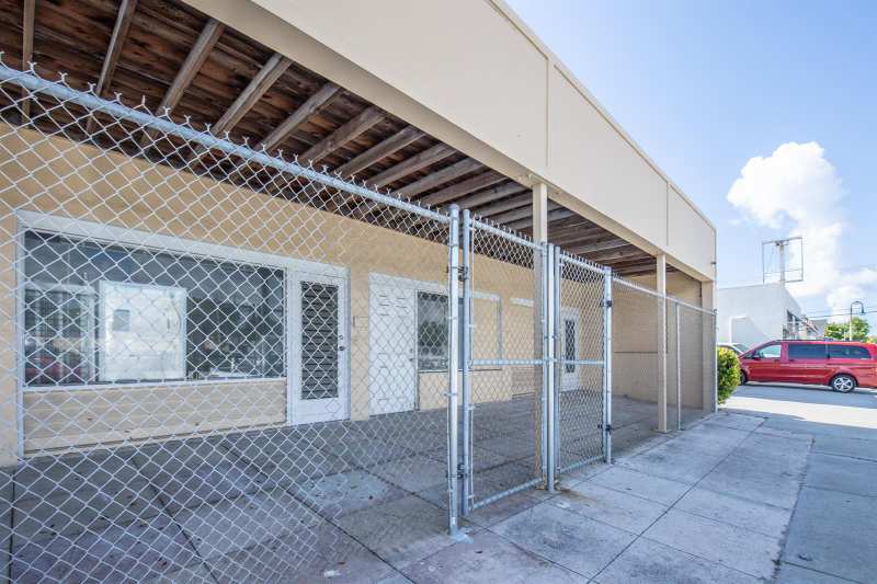 922 S Dixie Highway, FL 33460