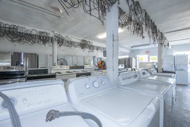 928 S Dixie Highway, FL 33460