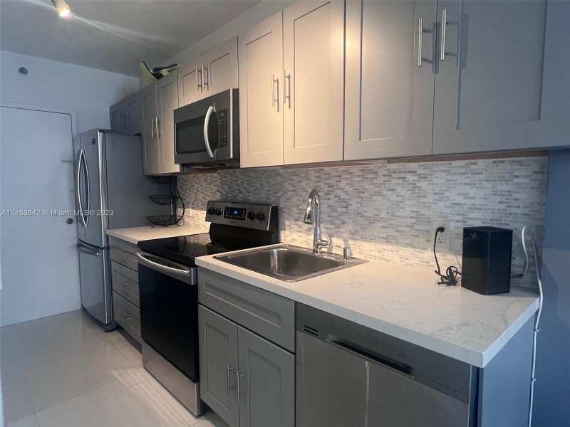 100 Lincoln Rd # 501, Miami Beach FL 33139