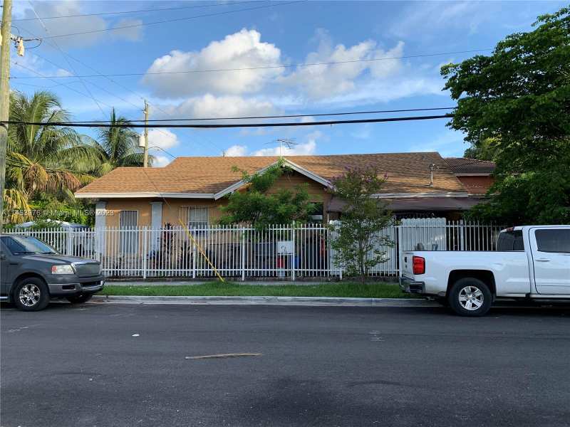 1104 NW 6th St, Miami FL 33136