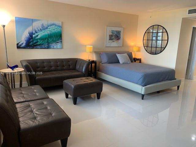 100 Lincoln Rd # 819, Miami Beach FL 33139