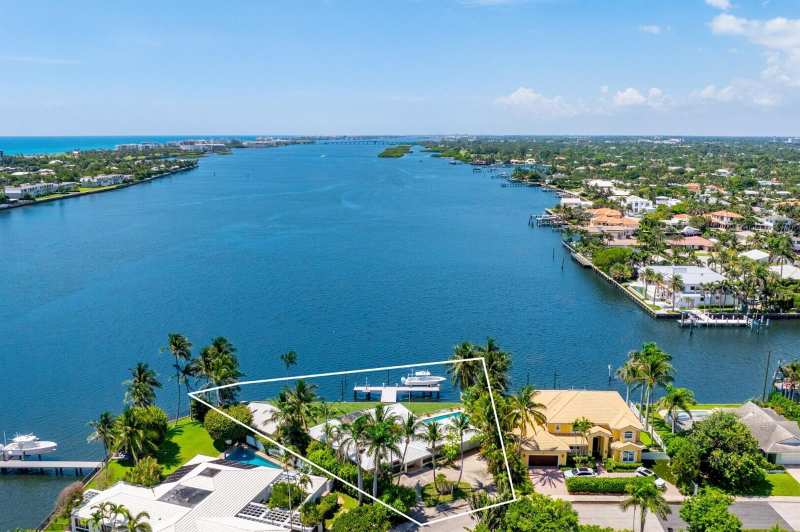 8026 Flagler Court, West Palm Beach FL 33405
