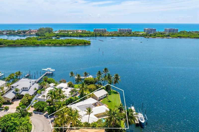 8026 Flagler Court, West Palm Beach FL 33405