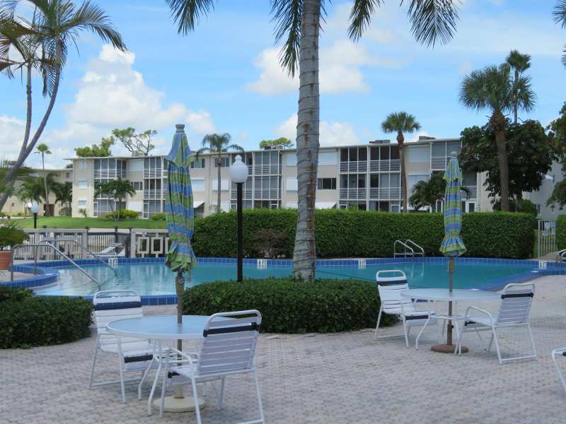 2682 Garden Drive S # 301, Lake Worth FL 33461