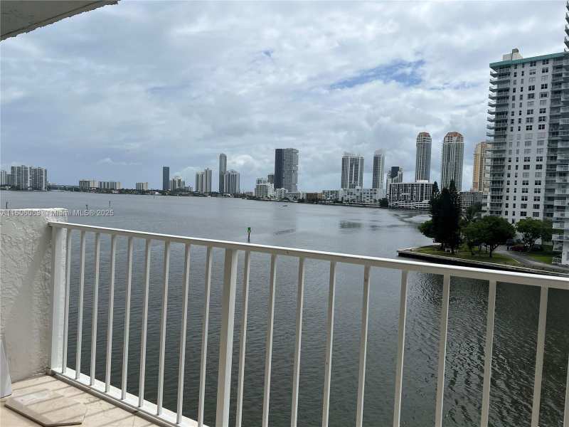 4000 NE 170th St # 604, North Miami Beach FL 33160