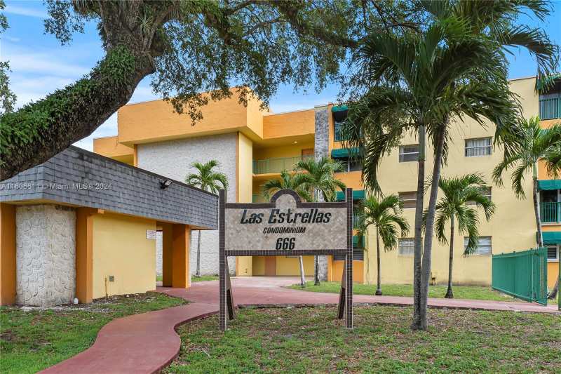 666 W 81st St # 226, Hialeah FL 33014