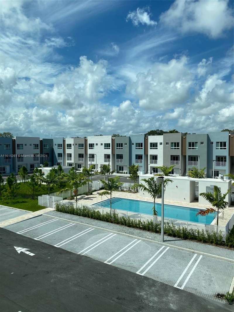 2505 NE 193rd St # 4207, Miami FL 33180