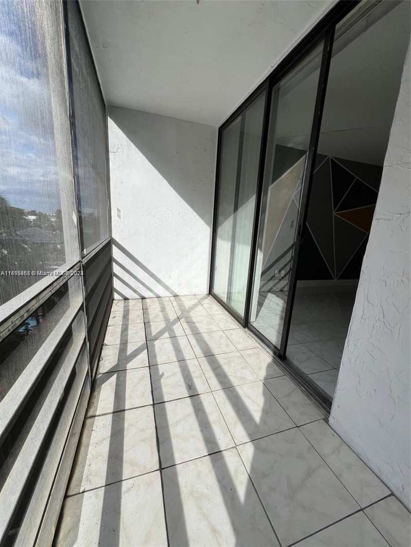 2935 NE 163rd St # 5C, North Miami Beach FL 33160