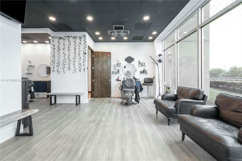 2300 W 84th St, Hialeah FL 33016
