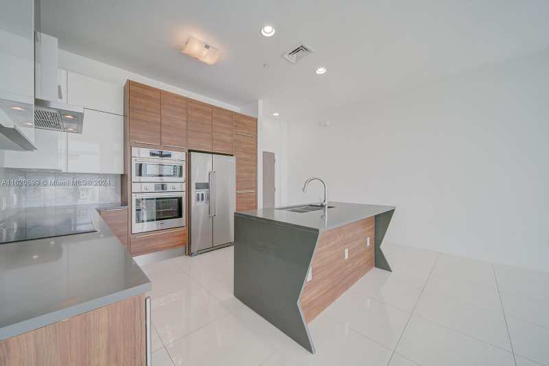 601 NE 27th St, Miami FL 33137