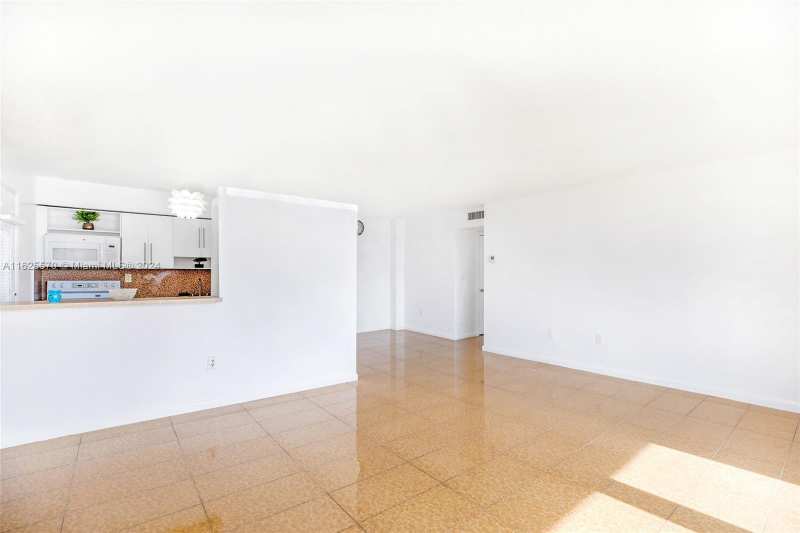 7133 Bay Dr # 401, Miami Beach FL 33141