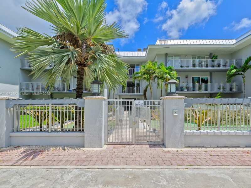 7403 SW 82nd St # 201N, Miami FL 33143