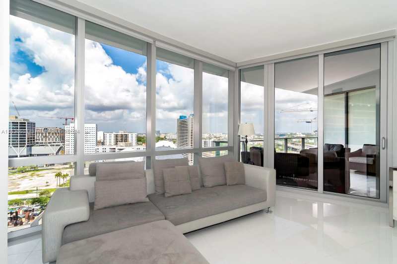 851 NE 1st Ave # 1710, Miami FL 33132