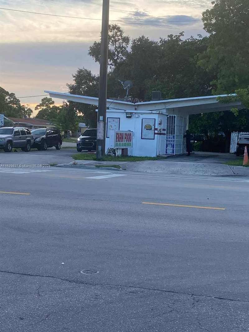891 SW 27th Ave, Fort Lauderdale FL 33312