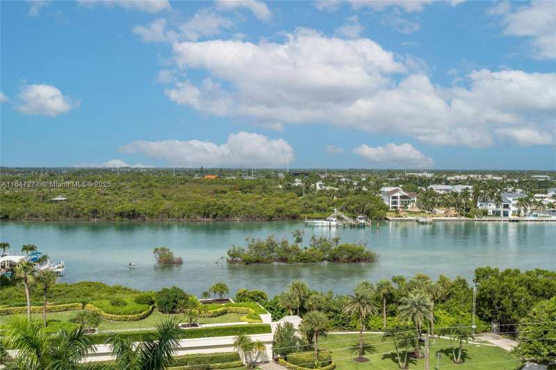 400 Beach Rd # 802, Tequesta FL 33469