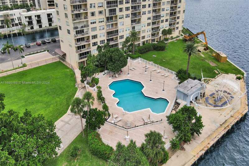 11111 Biscayne Blvd # 7F, Miami FL 33181