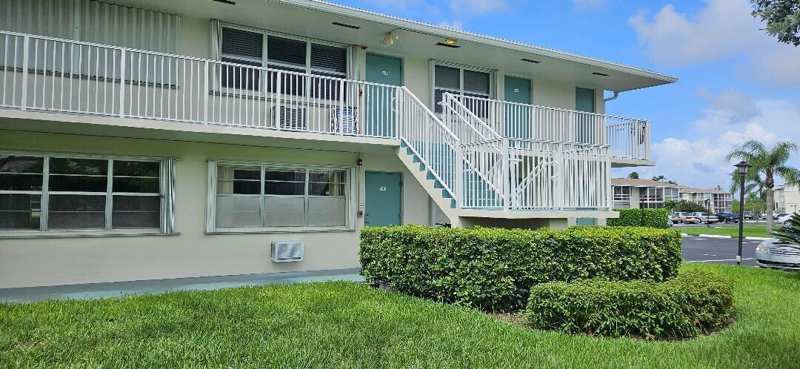 880 W Horizons # 111, Boynton Beach FL 33435