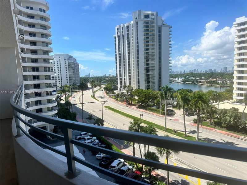 5555 Collins Ave # 8Z, Miami Beach FL 33140