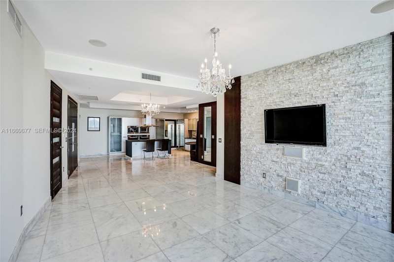 18201 Collins Ave, Sunny Isles Beach FL 33160