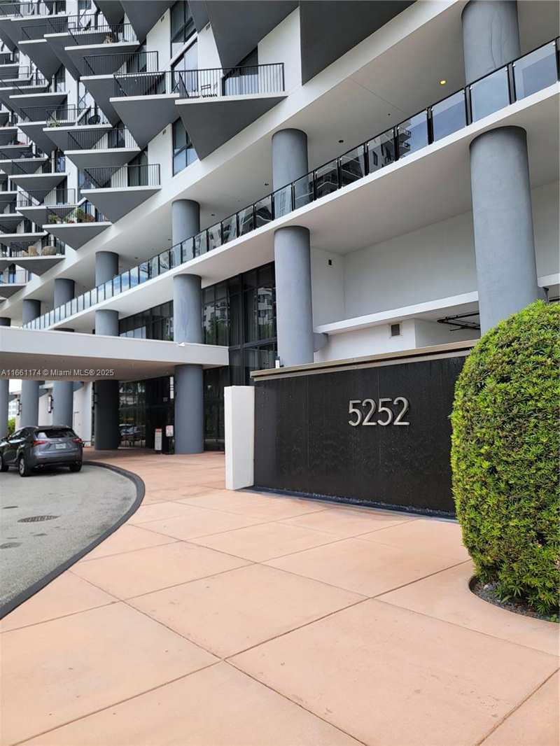 5252 NW 85th Ave # 1601, Doral FL 33166