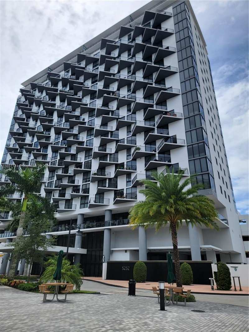 5252 NW 85th Ave # 1601, Doral FL 33166