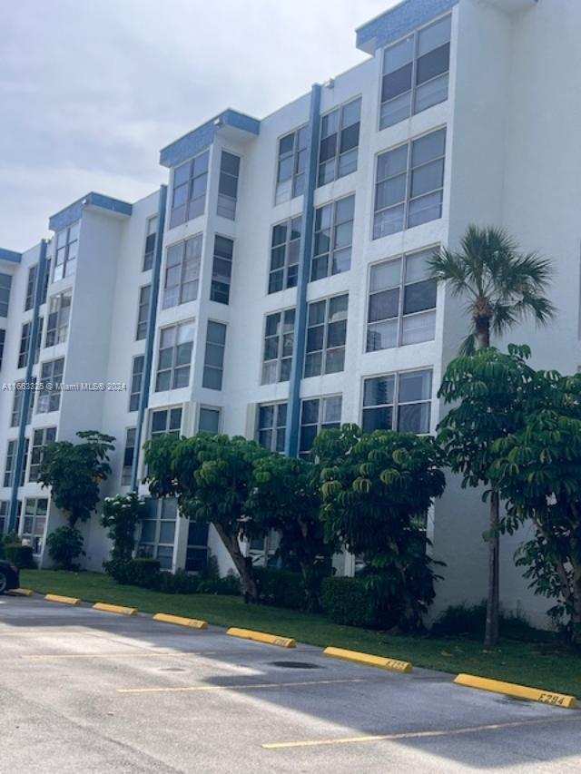 17570 Atlantic Blvd # 401, Sunny Isles Beach FL 33160