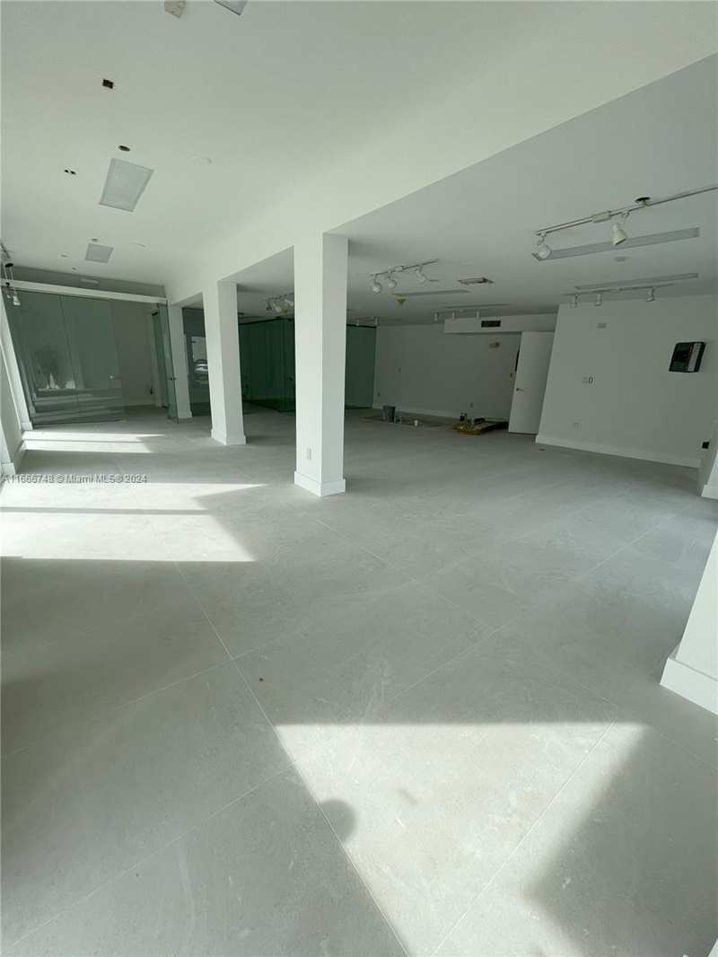5050 Biscayne Blvd # 100, Miami FL 33137