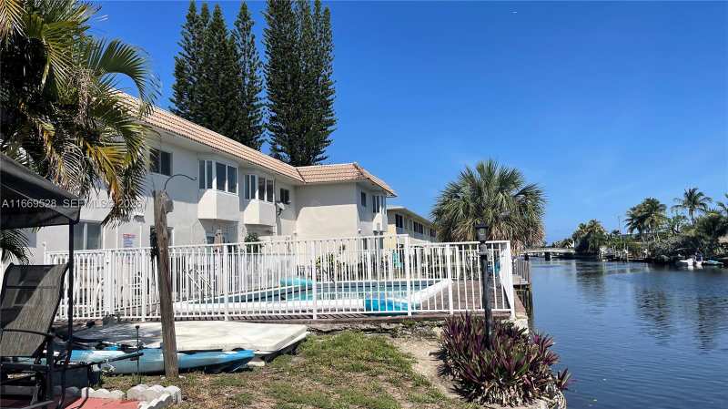 840 Pine Dr # 103, Pompano Beach FL 33060