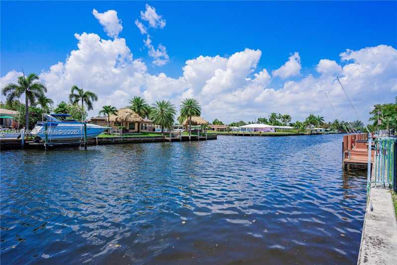 840 Pine Dr # 103, Pompano Beach FL 33060