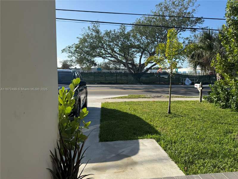 413 SW 10th St, Delray Beach FL 33444
