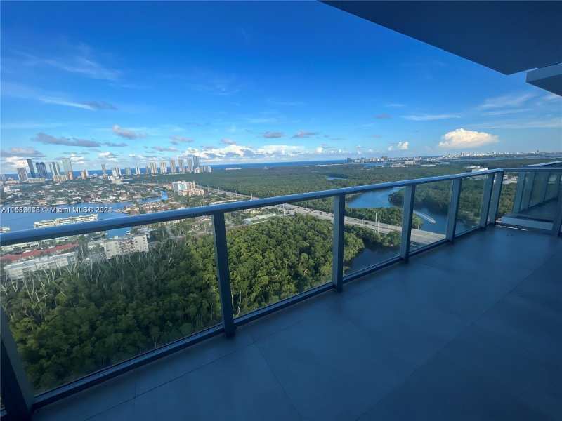 16385 Biscayne Blvd # 2020, North Miami Beach FL 33160