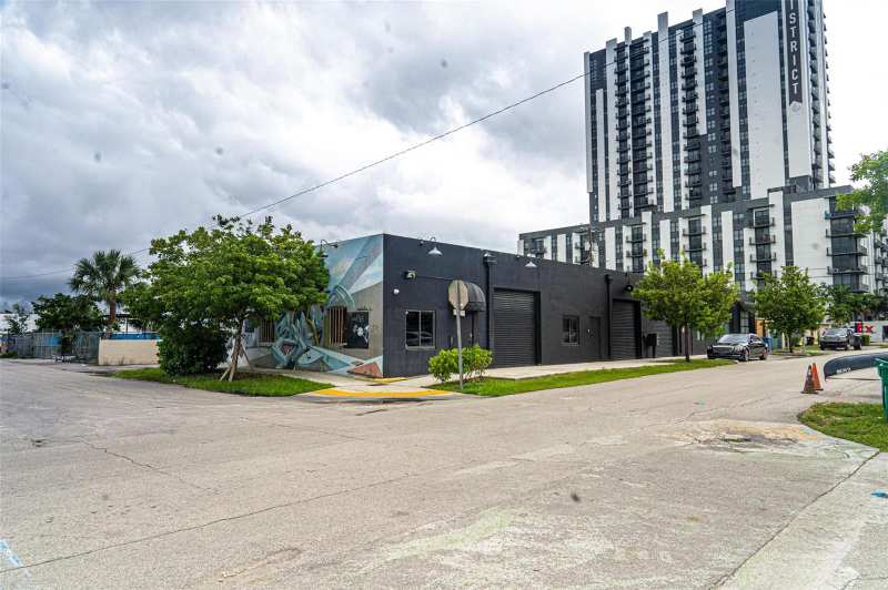 401 NE 8th Street, Fort Lauderdale FL 33304