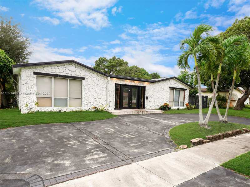 5000 Grant St, Hollywood FL 33021