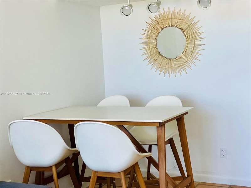 THE DECOPLAGE CONDO