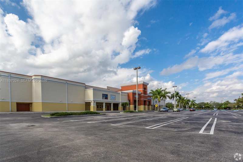 17355 NW 59th Ave, Hialeah FL 33015