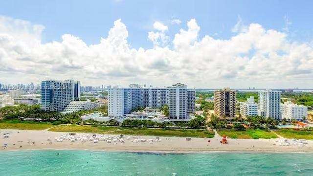 102 24th St # 1021, Miami Beach FL 33139