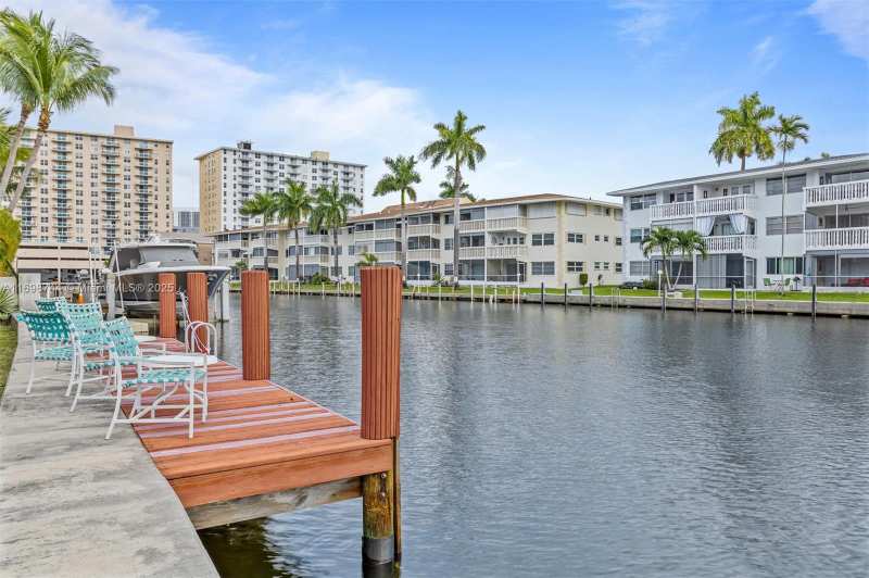 501 Blue Heron Dr # A, Hallandale Beach FL 33009