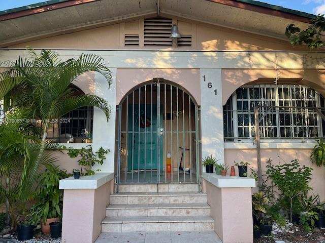 161 NW 35th St, Miami FL 33127