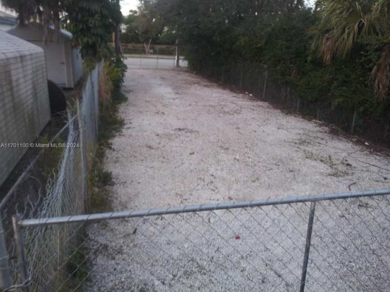 Pembroke Rd, West Park FL 33023