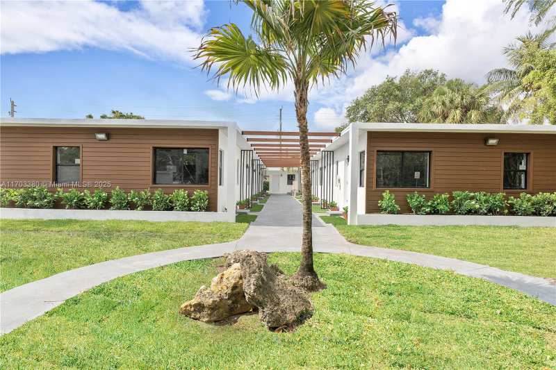 1946 Pierce St # 3, Hollywood FL 33020