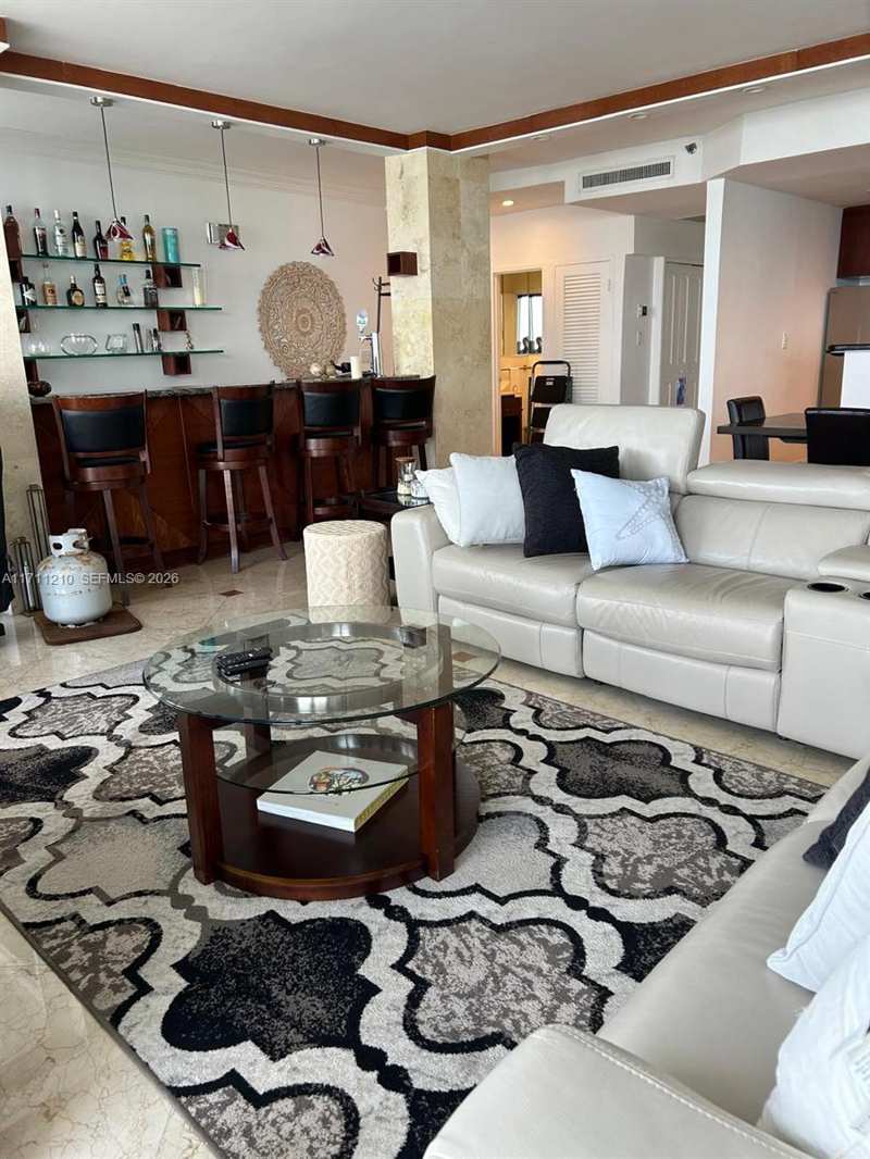 100 Lincoln Rd, Miami Beach FL 33139