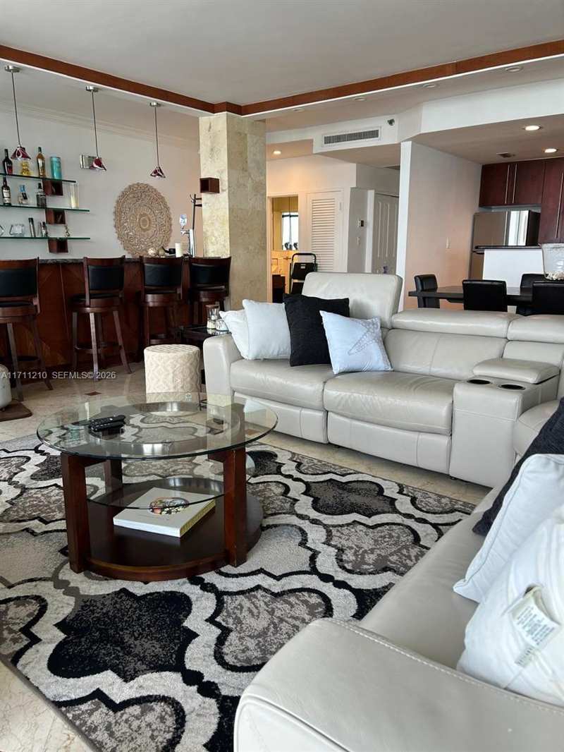 100 Lincoln Rd, Miami Beach FL 33139