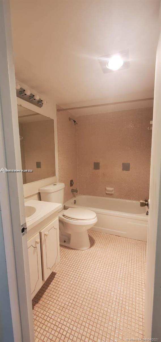385 Fanshaw # J, Boca Raton FL 33434